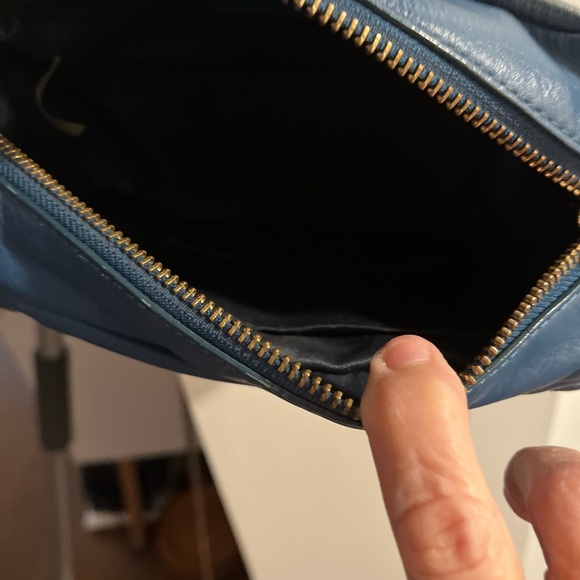 Rare Exclnt Vintage Coach Roomy Crossbody Medium Blue great with Jeans Casual. - Picture 5 of 14